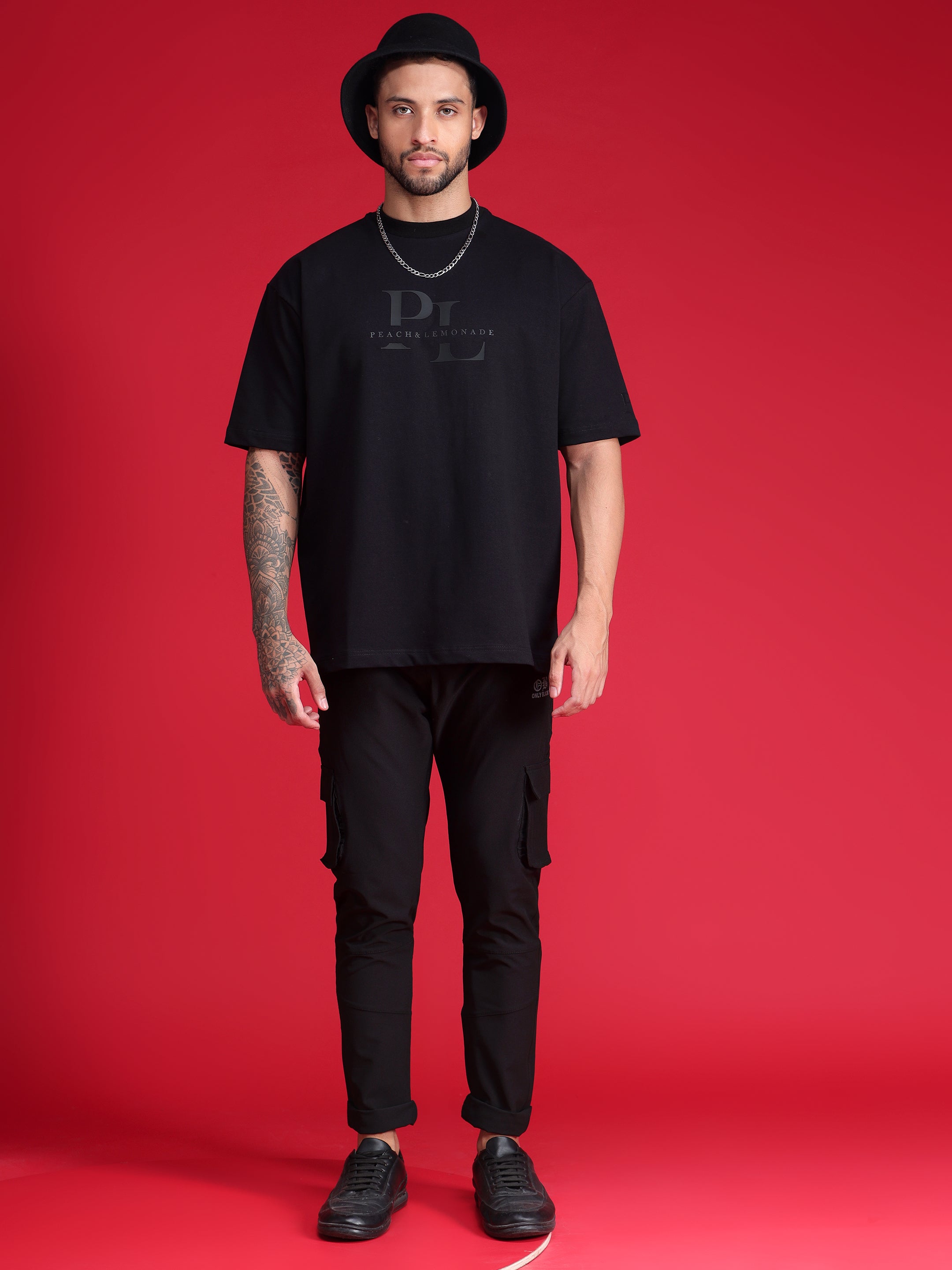 BLACK UNISEX OVERSIZE T-SHIRT